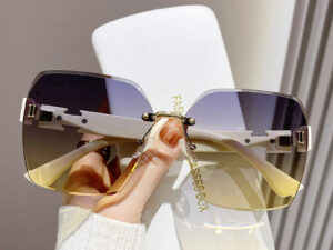 Portable And Versatile UV-Protective Frameless Sunglasses