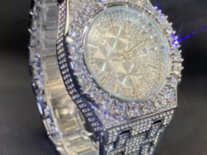 Men's Diamond-encrusted Watch With A Modern Understated Luxury Style